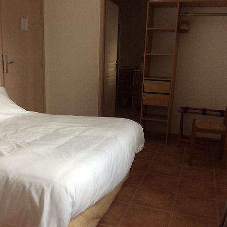 La Campagne De Petre Hotel Entrevennes Bagian luar foto