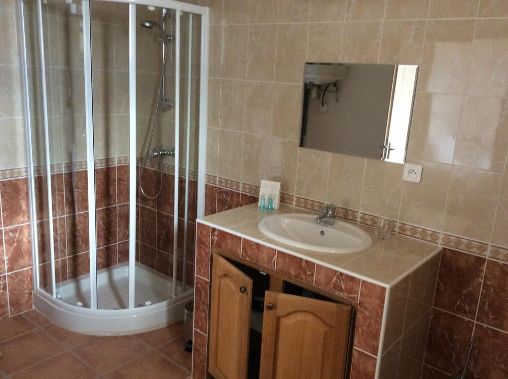 La Campagne De Petre Hotel Entrevennes Bagian luar foto
