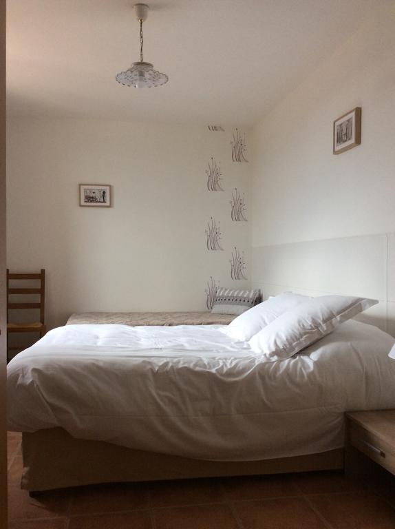 La Campagne De Petre Hotel Entrevennes Bagian luar foto