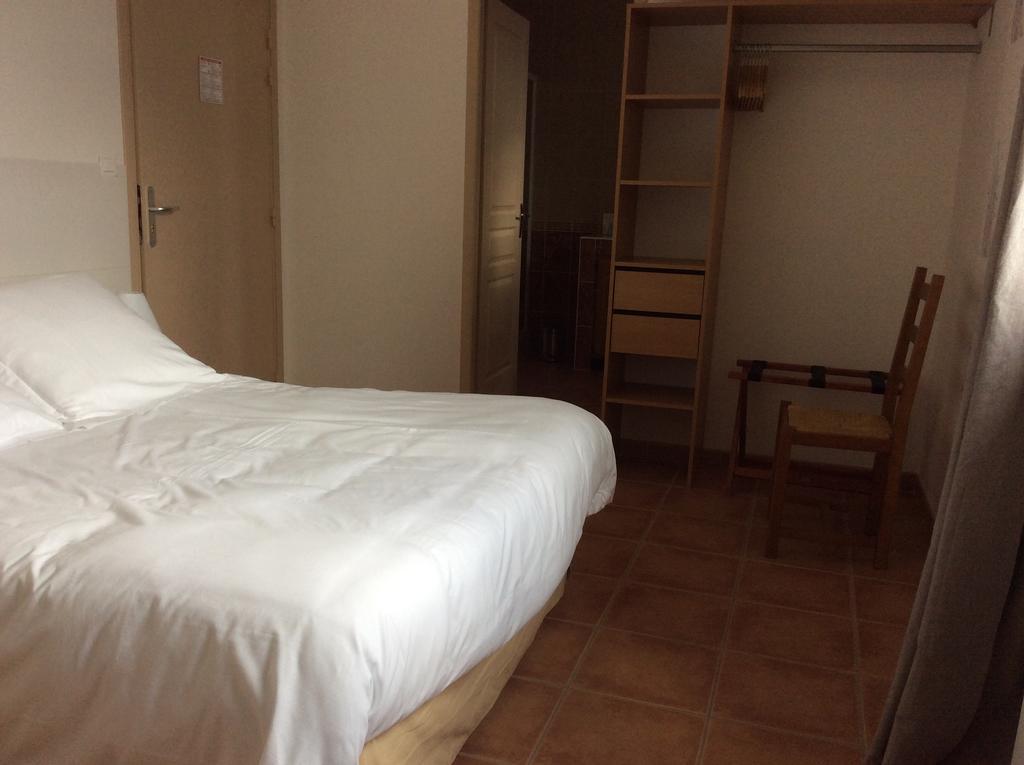La Campagne De Petre Hotel Entrevennes Bagian luar foto