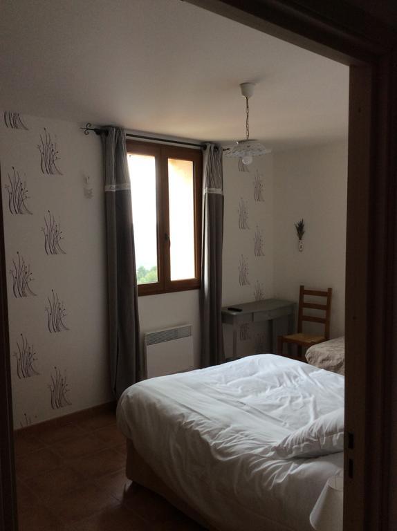 La Campagne De Petre Hotel Entrevennes Bagian luar foto