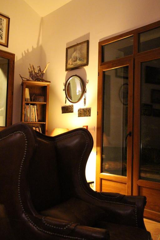 La Campagne De Petre Hotel Entrevennes Bagian luar foto